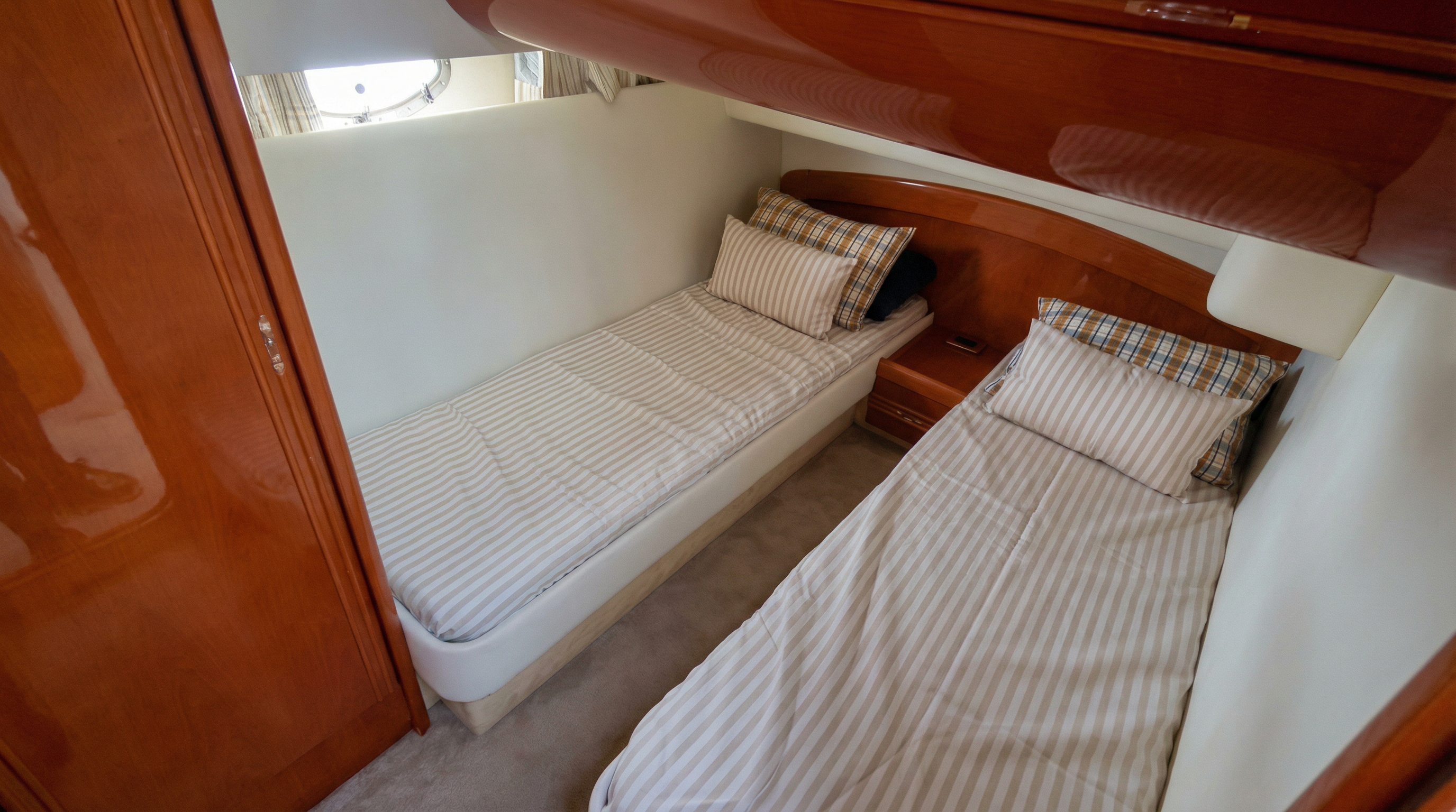 Astondoa 39 — photo 12 of 20