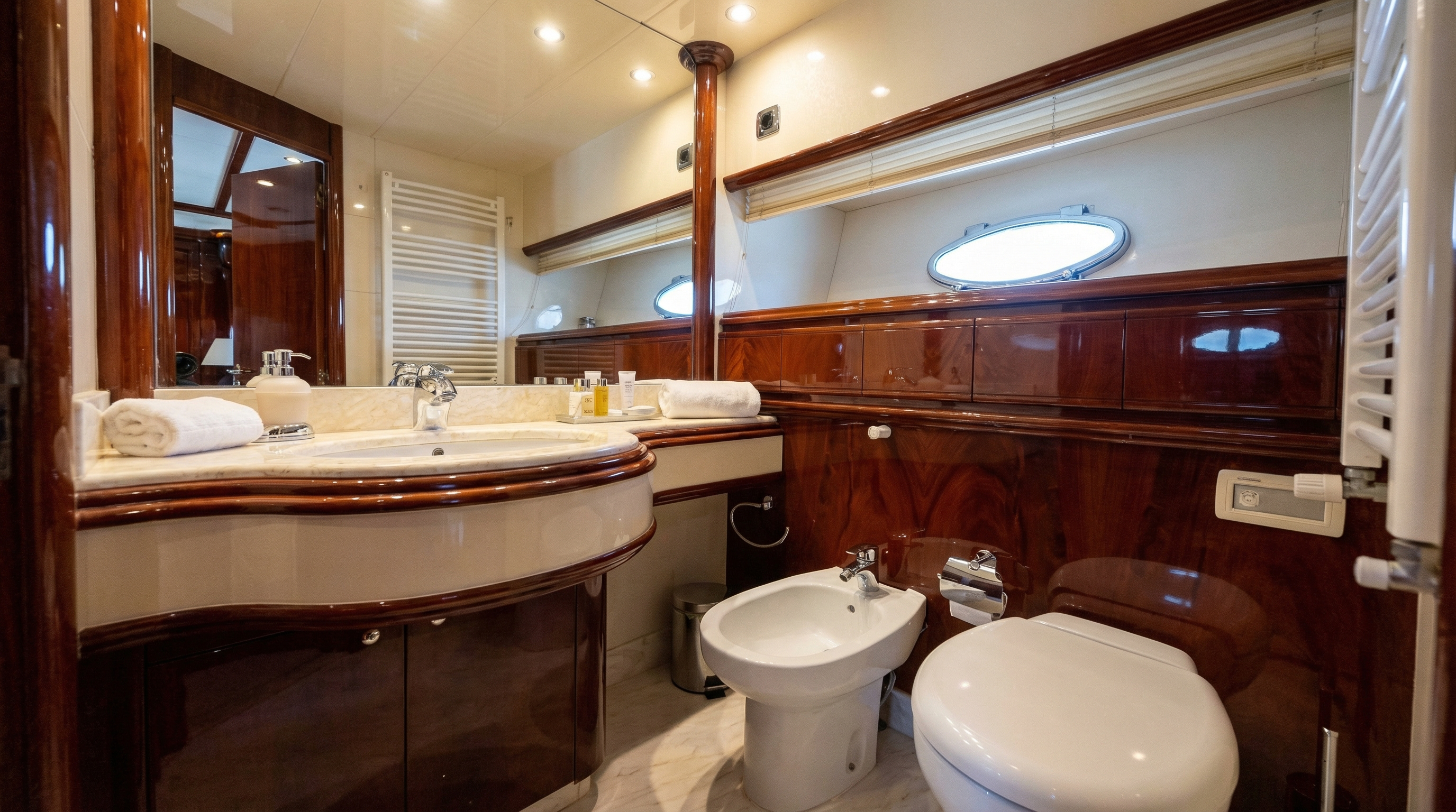 Astondoa 72 GLX — photo 9 of 27