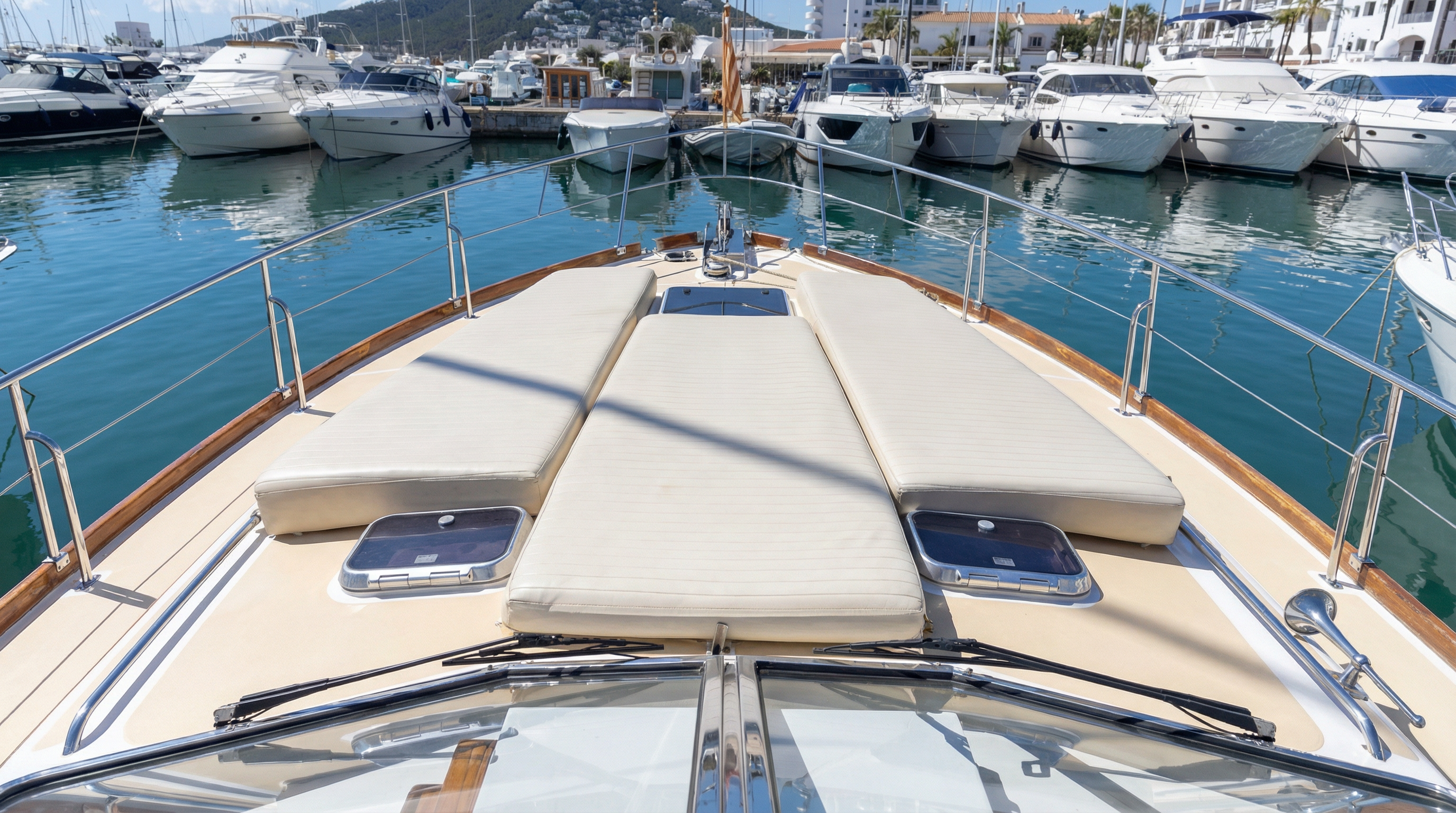 Grand Banks 38 Eastbay EX — photo 3 of 14